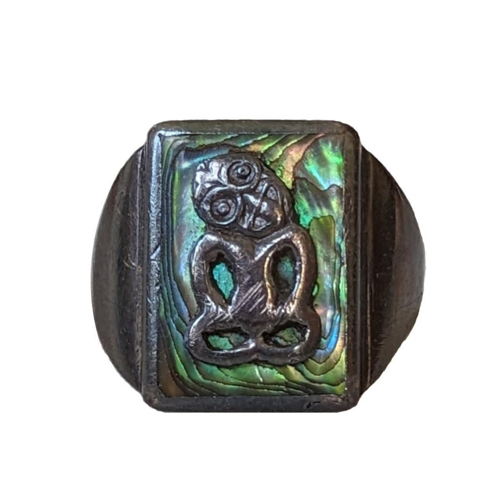 New Zealand Hei-Tiki Silver Paua Shell Ring | Antique 40s